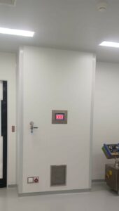 Instalación de salas blancas en plantas de producción industrial realizada por Cleanroom System srl España